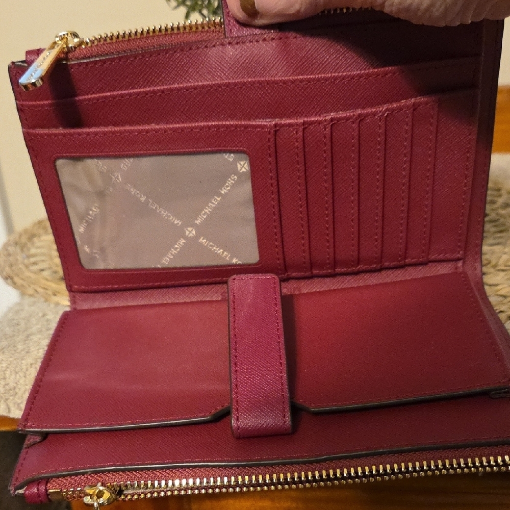 Michael Kors Magenta Wallet With Wristlet Excellent Preloved - Picture 4 of 5
